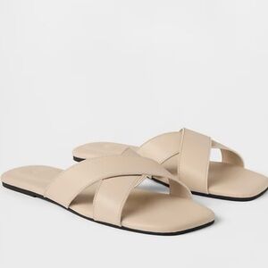 NWT Gap Slip On Sandal Cross Bone White Size 9 Women's Sandal Square Toe